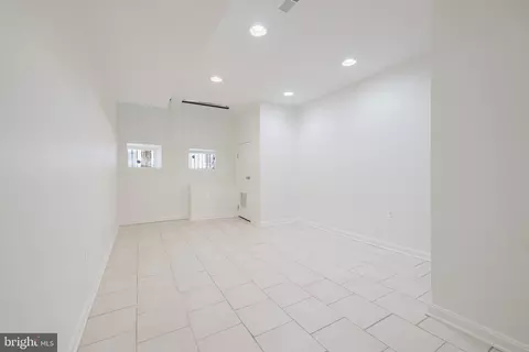 414 E Oliver St, Baltimore, MD 21202 photo 18
