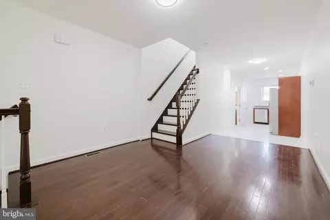 414 E Oliver St, Baltimore, MD 21202 photo 9