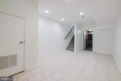 414 E Oliver St, Baltimore, MD 21202 photo 19