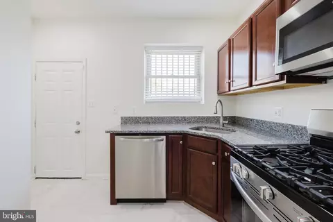 414 E Oliver St, Baltimore, MD 21202 photo 7