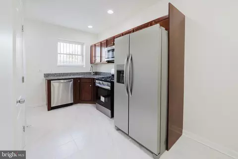 414 E Oliver St, Baltimore, MD 21202 photo 6