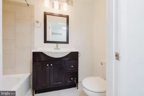 414 E Oliver St, Baltimore, MD 21202 photo 11