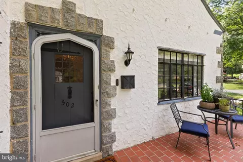 Exterior - 502 Nottingham Rd, Baltimore, MD 21229 photo 7 of 9
