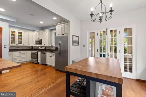 Other - 502 Nottingham Rd, Baltimore, MD 21229 photo 2 of 9