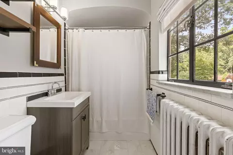 Bath - 502 Nottingham Rd, Baltimore, MD 21229 photo 2 of 3
