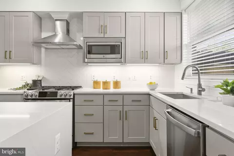 626 S Eaton St, Baltimore, MD 21224