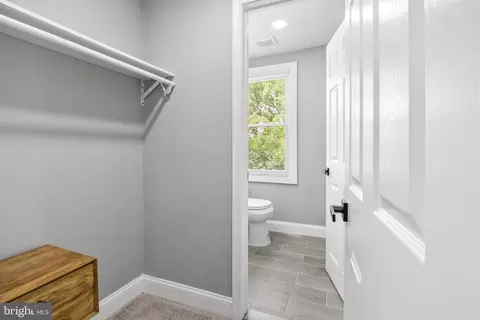 Entry Way - 5200 Clifton Ave, Baltimore, MD 21207 photo 18 of 21