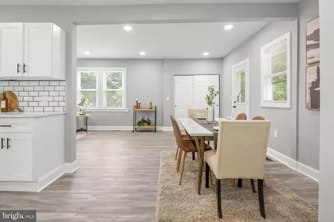 Entry Way - 5200 Clifton Ave, Baltimore, MD 21207 photo 9 of 21