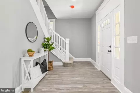 Entry Way - 5200 Clifton Ave, Baltimore, MD 21207 photo 2 of 21