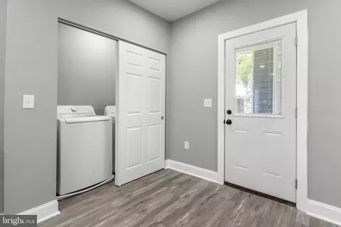 Entry Way - 5200 Clifton Ave, Baltimore, MD 21207 photo 17 of 21