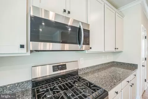 4225 Laplata Ave, Baltimore, MD 21211 photo 19