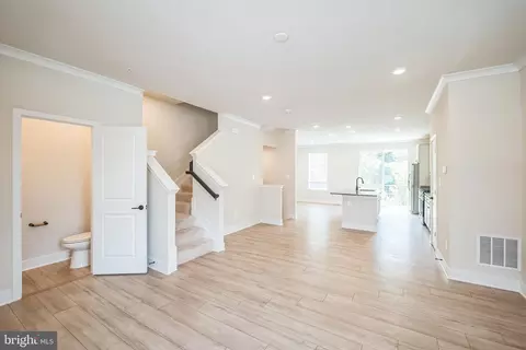 4225 Laplata Ave, Baltimore, MD 21211 photo 4