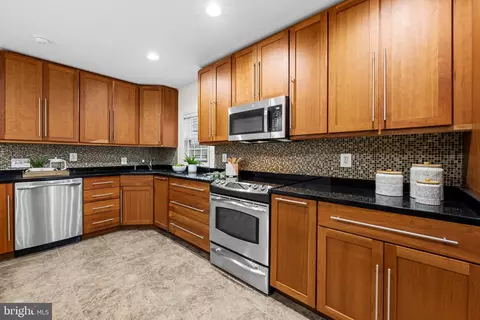 Kitchen - 1600 Clarkson St, Baltimore, MD 21230 photo 2 of 3