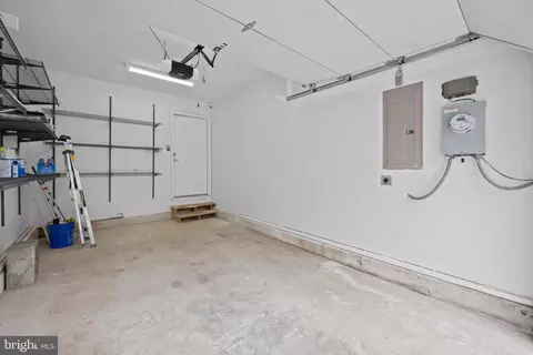 Entry Way - 1600 Clarkson St, Baltimore, MD 21230 photo 3 of 5