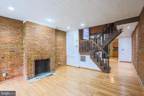 Living - 337 Scott St, Baltimore, MD 21230 photo 2 of 6