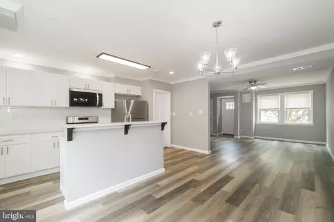 Entry Way - 4015 Granite Ave, Baltimore, MD 21206 photo 4 of 7