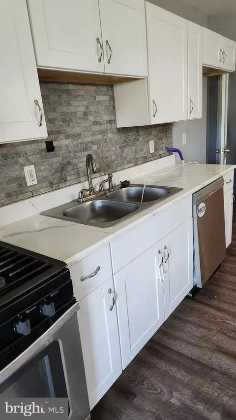 Kitchen - 1024 Wicklow Rd, Baltimore, MD 21229 photo 1 of 2
