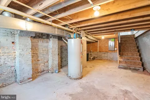 Entry Way - 200 N Rose St, Baltimore, MD 21224 photo 10 of 10