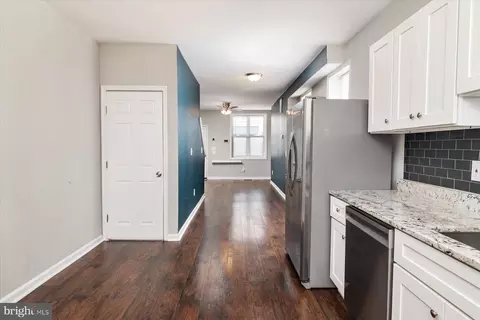 Entry Way - 200 N Rose St, Baltimore, MD 21224 photo 7 of 10