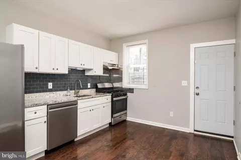 Entry Way - 200 N Rose St, Baltimore, MD 21224 photo 5 of 10