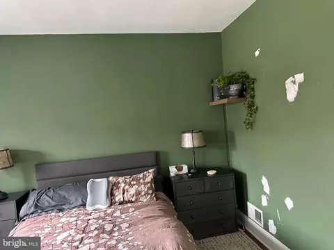 Bedroom - 707 E 37th St, Baltimore, MD 21218 photo 3 of 4