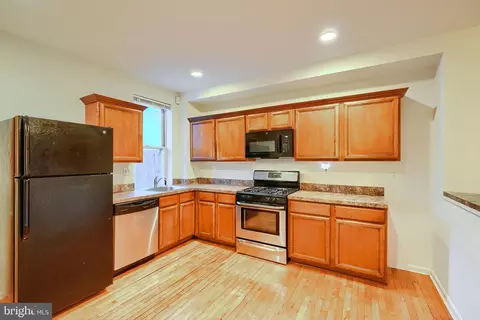 3215 E Fairmount Ave, Baltimore, MD 21224 photo 9