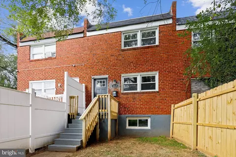3824 W Bay Ave W, Baltimore, MD 21225
