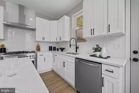 Kitchen - 3001 Eastern Ave, Baltimore, MD 21224 photo 2 of 4