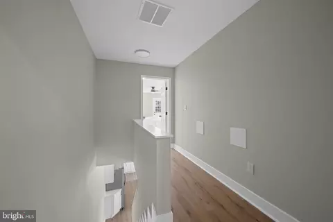 Entry Way - 3001 Eastern Ave, Baltimore, MD 21224 photo 4 of 6