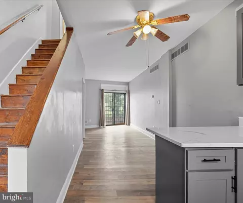 532 Laurens St, Baltimore, MD 21217 photo 3