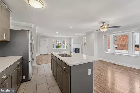 Entry Way - 1900 Crestview Rd, Baltimore, MD 21239 photo 2 of 4