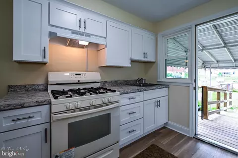 Kitchen - 4726 Chatford Ave, Baltimore, MD 21206 photo 2 of 3