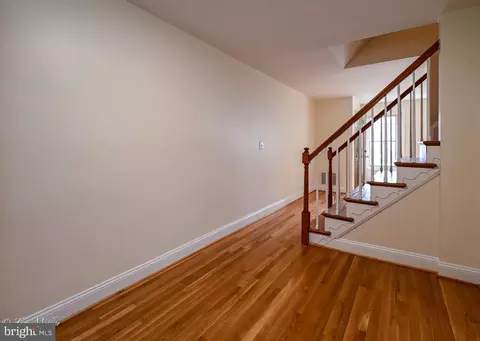 Entry Way - 4726 Chatford Ave, Baltimore, MD 21206 photo 1 of 2