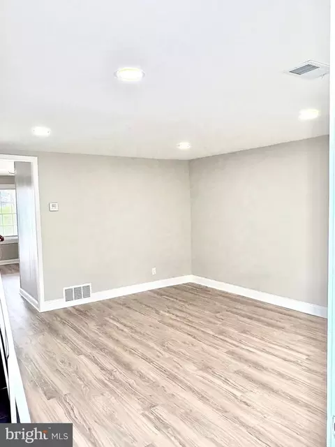2502 Marbourne Ave, Baltimore, MD 21230 photo 3
