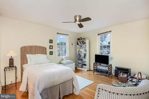 Bedroom - 4304 Elderon Ave, Baltimore, MD 21215 photo 2 of 3