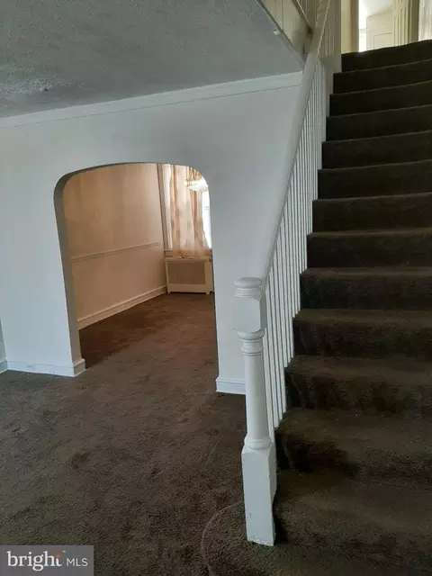 Entry Way - 3551 Elmley Ave, Baltimore, MD 21213 photo 1 of 2