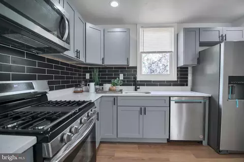 Kitchen - 4132 Marx Ave, Baltimore, MD 21206 photo 4 of 8