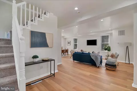 Entry Way - 4132 Marx Ave, Baltimore, MD 21206 photo 1 of 15