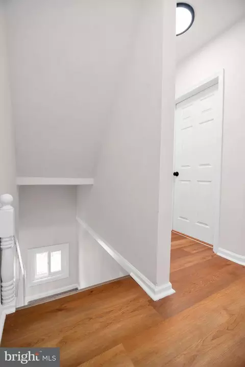 Entry Way - 4132 Marx Ave, Baltimore, MD 21206 photo 7 of 15