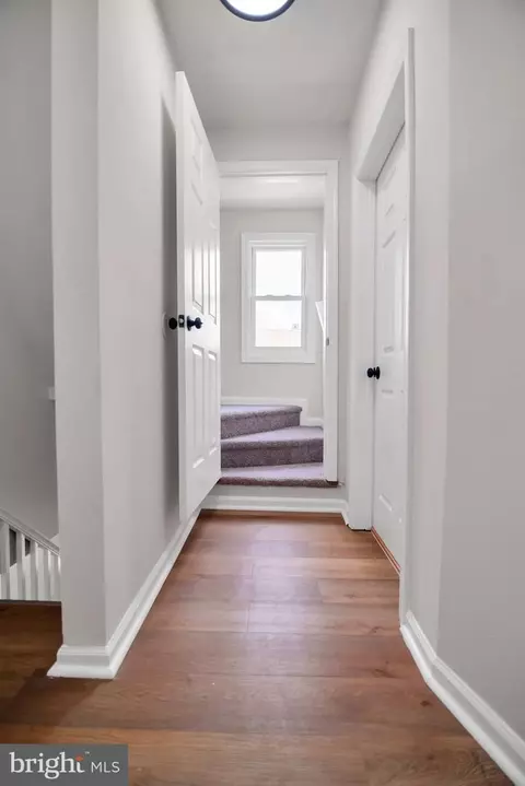 Entry Way - 4132 Marx Ave, Baltimore, MD 21206 photo 5 of 15