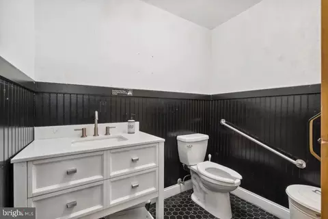 Bath - 2501 Madison Ave, Baltimore, MD 21217 photo 1 of 6