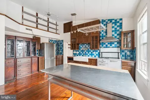 Kitchen - 2501 Madison Ave, Baltimore, MD 21217 photo 4 of 7