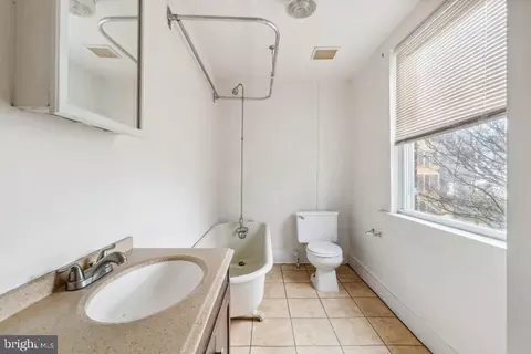 Bath - 2501 Madison Ave, Baltimore, MD 21217 photo 2 of 6