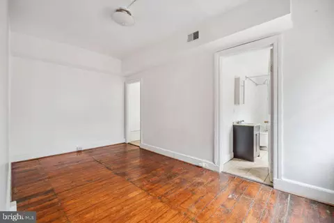 Bedroom - 2501 Madison Ave, Baltimore, MD 21217 photo 6 of 6
