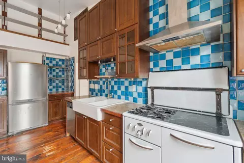Kitchen - 2501 Madison Ave, Baltimore, MD 21217 photo 6 of 7