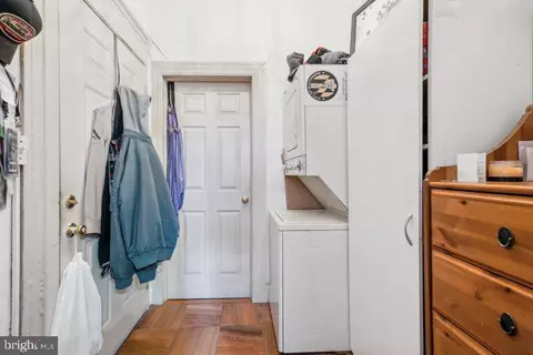 Entry Way - 2501 Madison Ave, Baltimore, MD 21217 photo 6 of 10