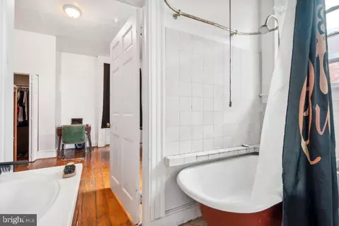 Bath - 2501 Madison Ave, Baltimore, MD 21217 photo 6 of 6