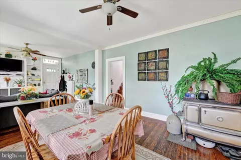 Dining - 2712 Beechland Ave, Baltimore, MD 21214 photo 2 of 2