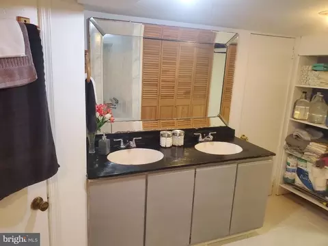 Bath - 2712 Beechland Ave, Baltimore, MD 21214 photo 4 of 4