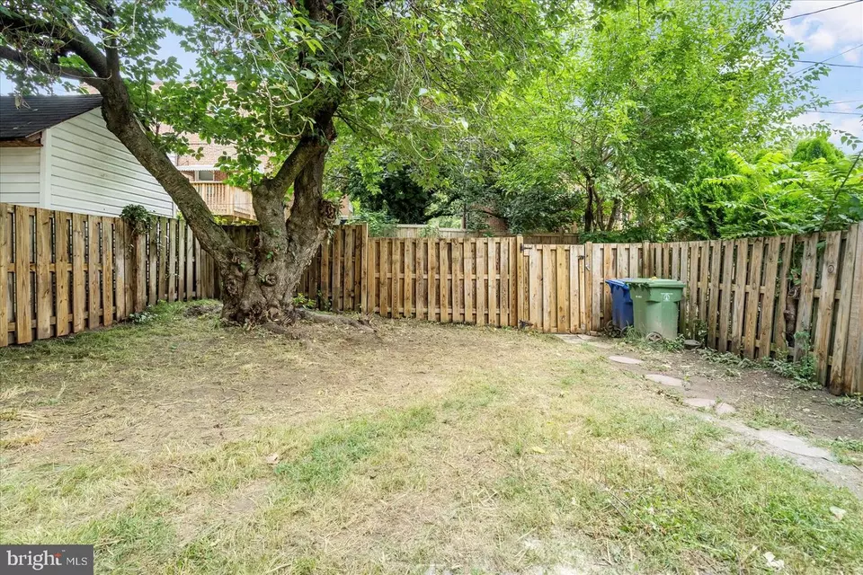 Exterior - 3808 Eastwood Dr, Baltimore, MD 21206 photo 6 of 7